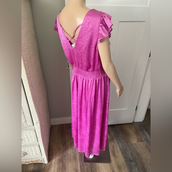 Additionelle Dress - Picture 4 of 7